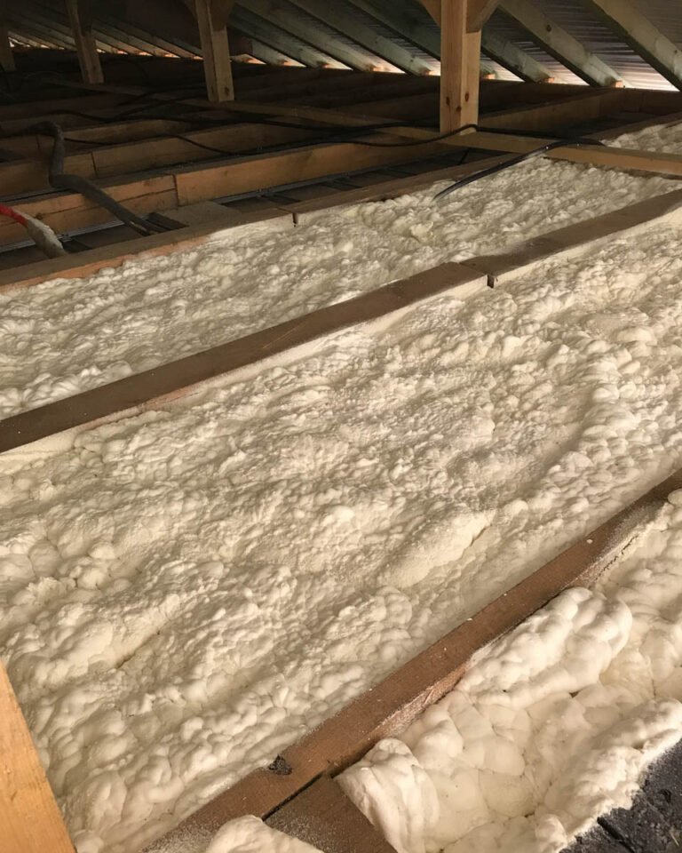 Gipszkarton álmennyezet szigetelése 25 cm nyitott cellás purhabbal